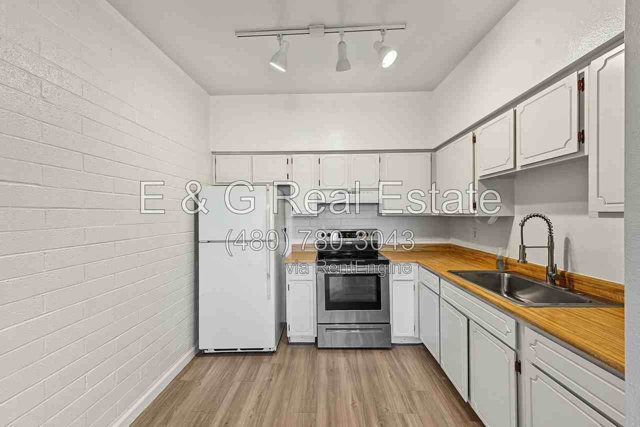 1343 W 3rd St - Photo 5 of 23