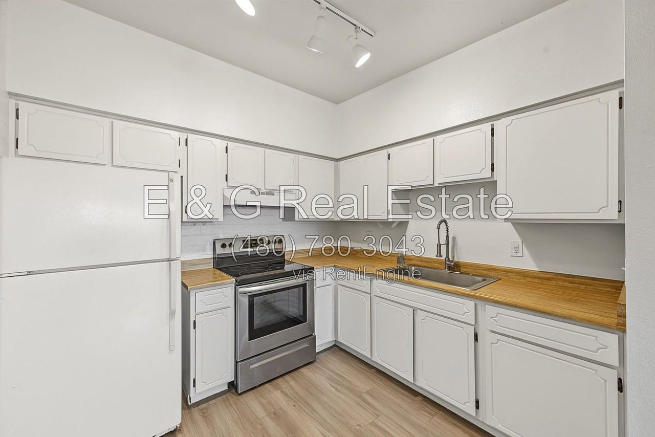1343 W 3rd St - Photo 6 of 23