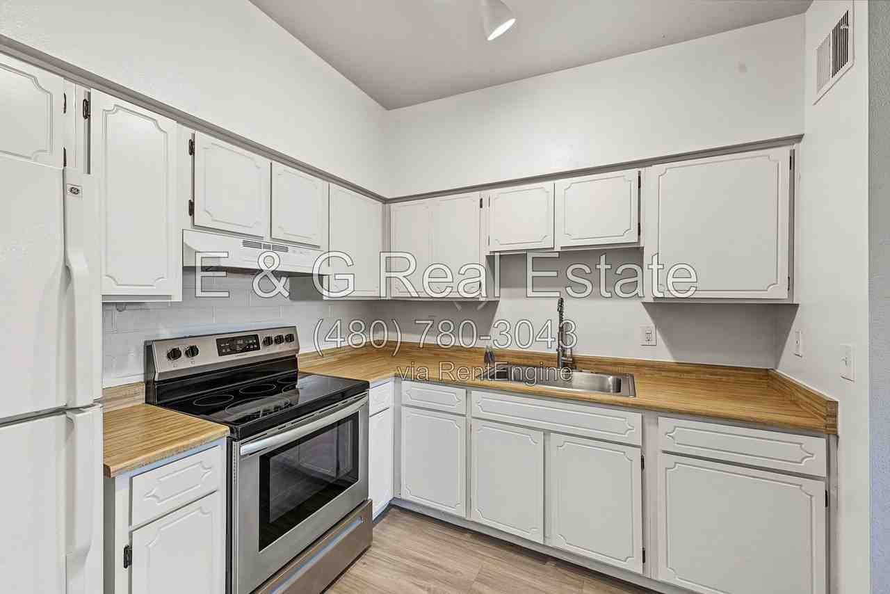 1343 W 3rd St - Photo 7 of 23