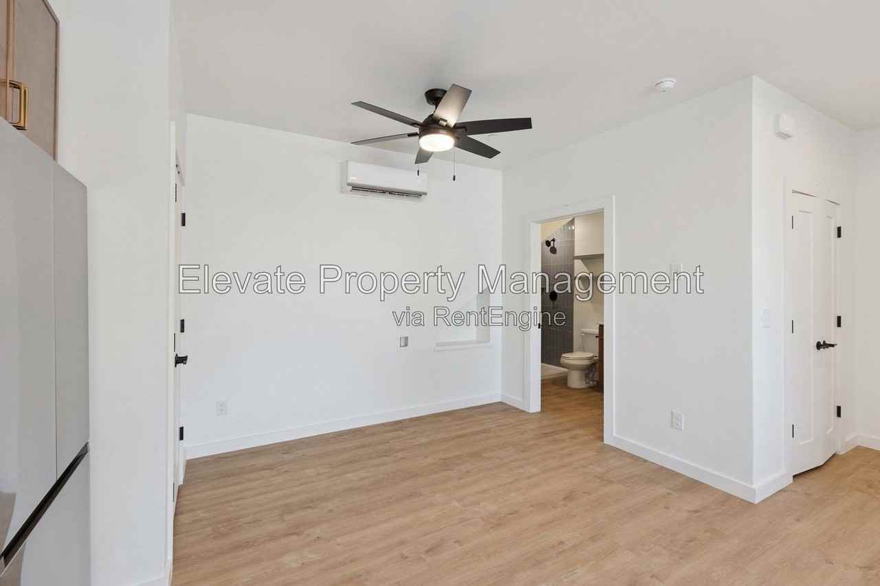 1624 Nw 17th St #101 - Photo 7 of 12