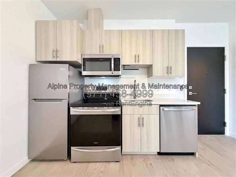 3014 Se 8th Ave #304 - Photo 3 of 12