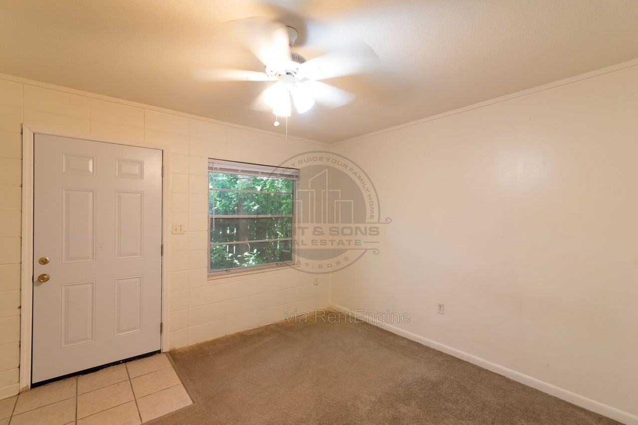 236 De Soto St #1 - Photo 3 of 8