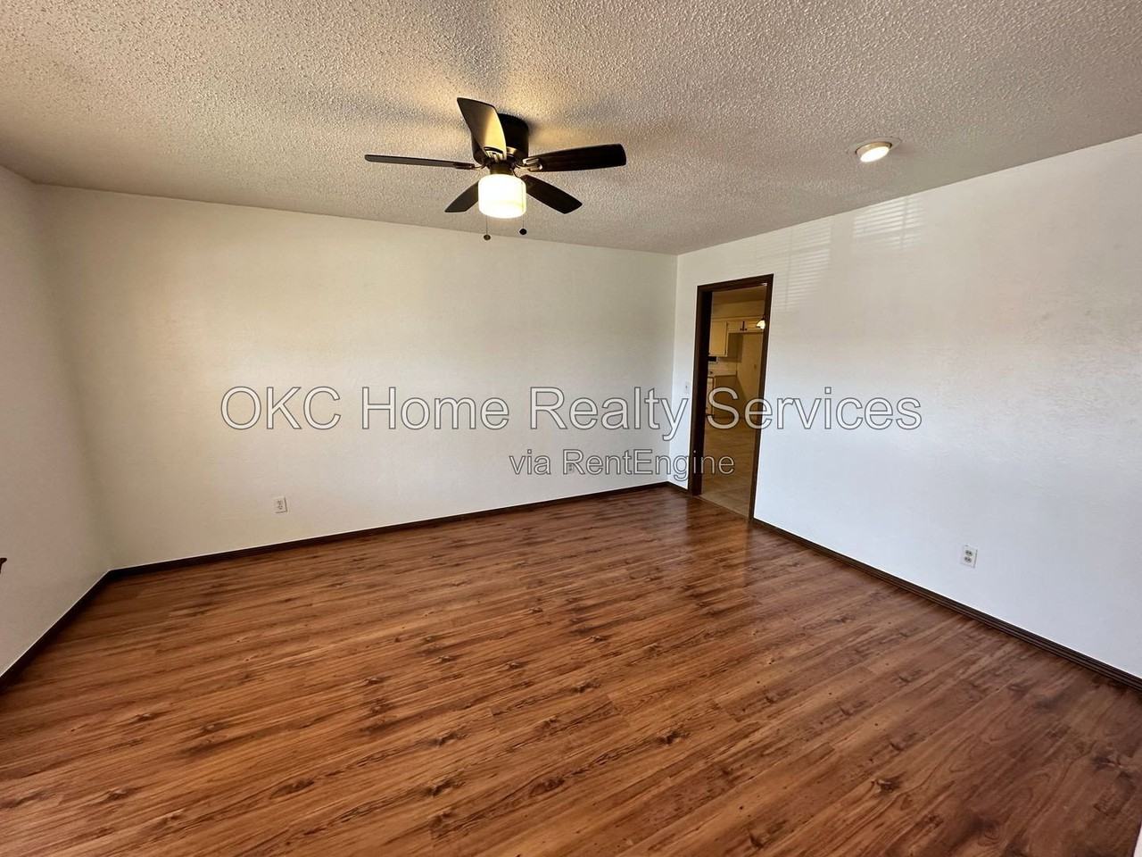 7421 Nw 26th St - Photo 2 of 19