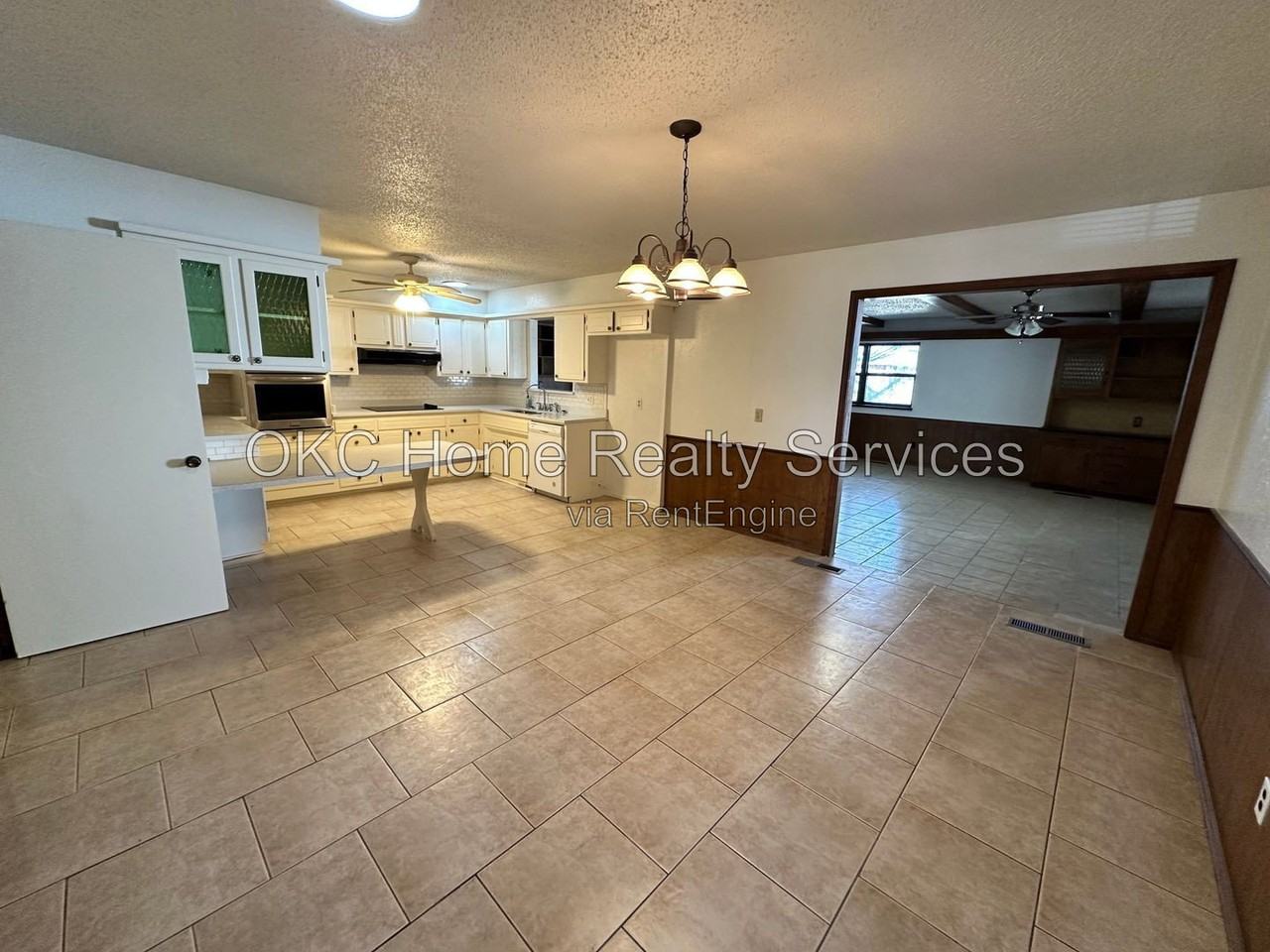 7421 Nw 26th St - Photo 3 of 19
