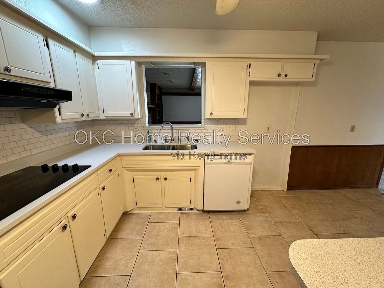 7421 Nw 26th St - Photo 5 of 19