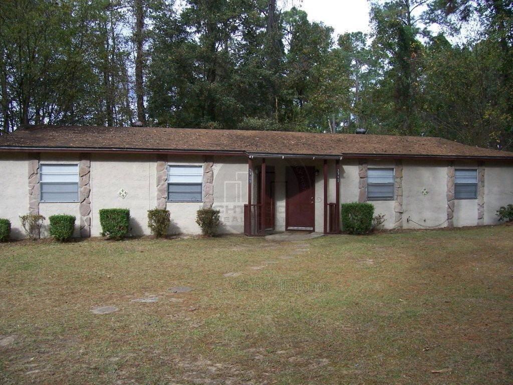 3737 Maria Cir