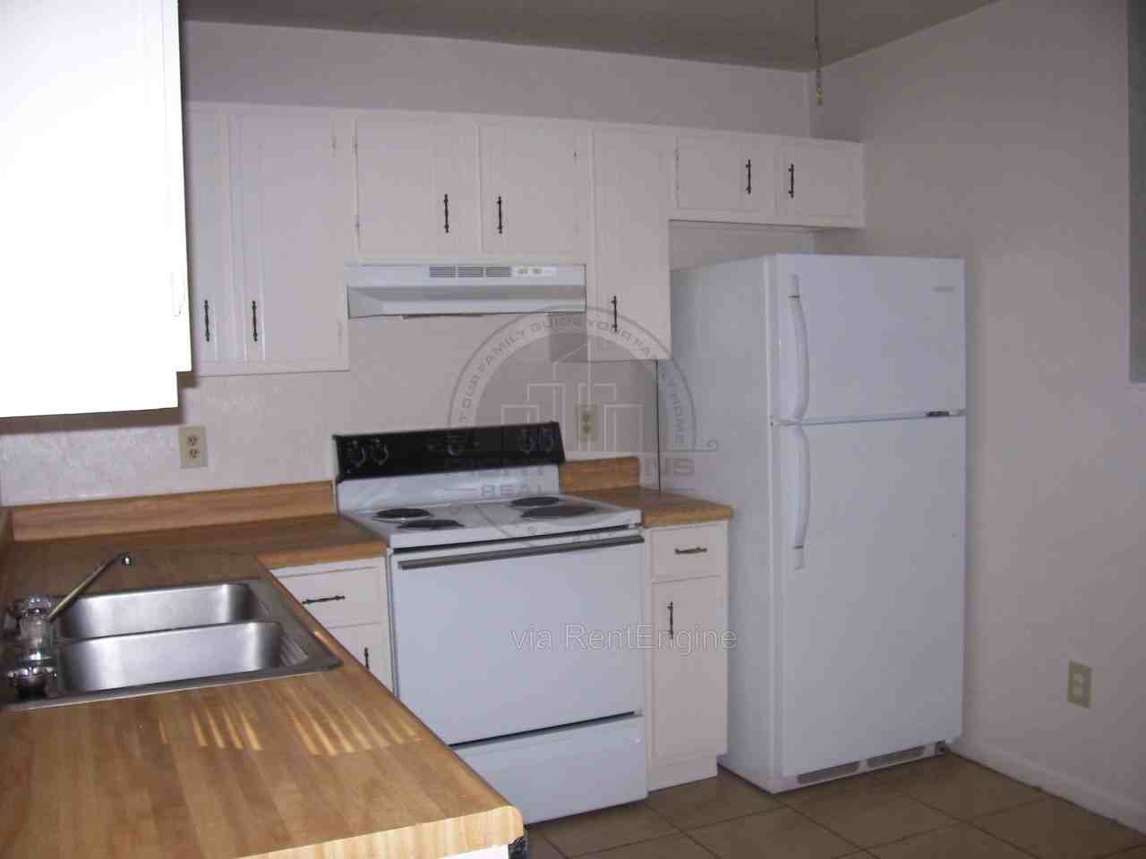 3737 Maria Cir - Photo 5 of 7