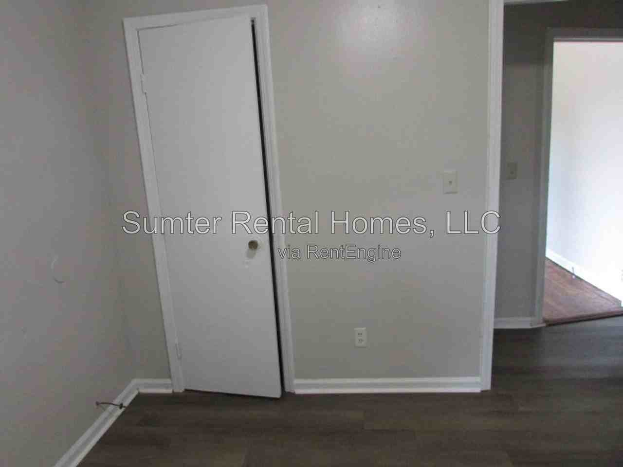 207 Montreat St - Photo 5 of 9