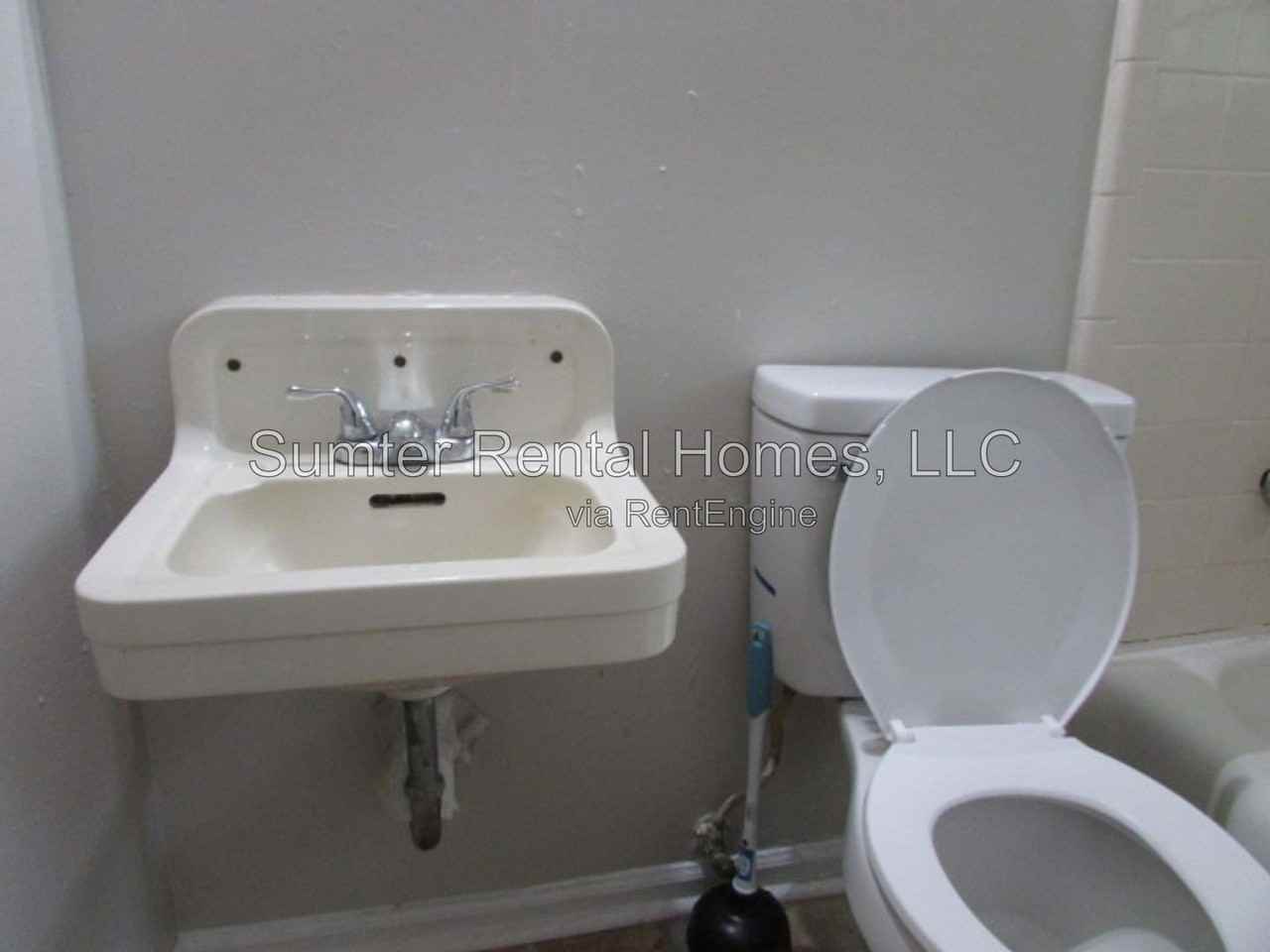207 Montreat St - Photo 7 of 9
