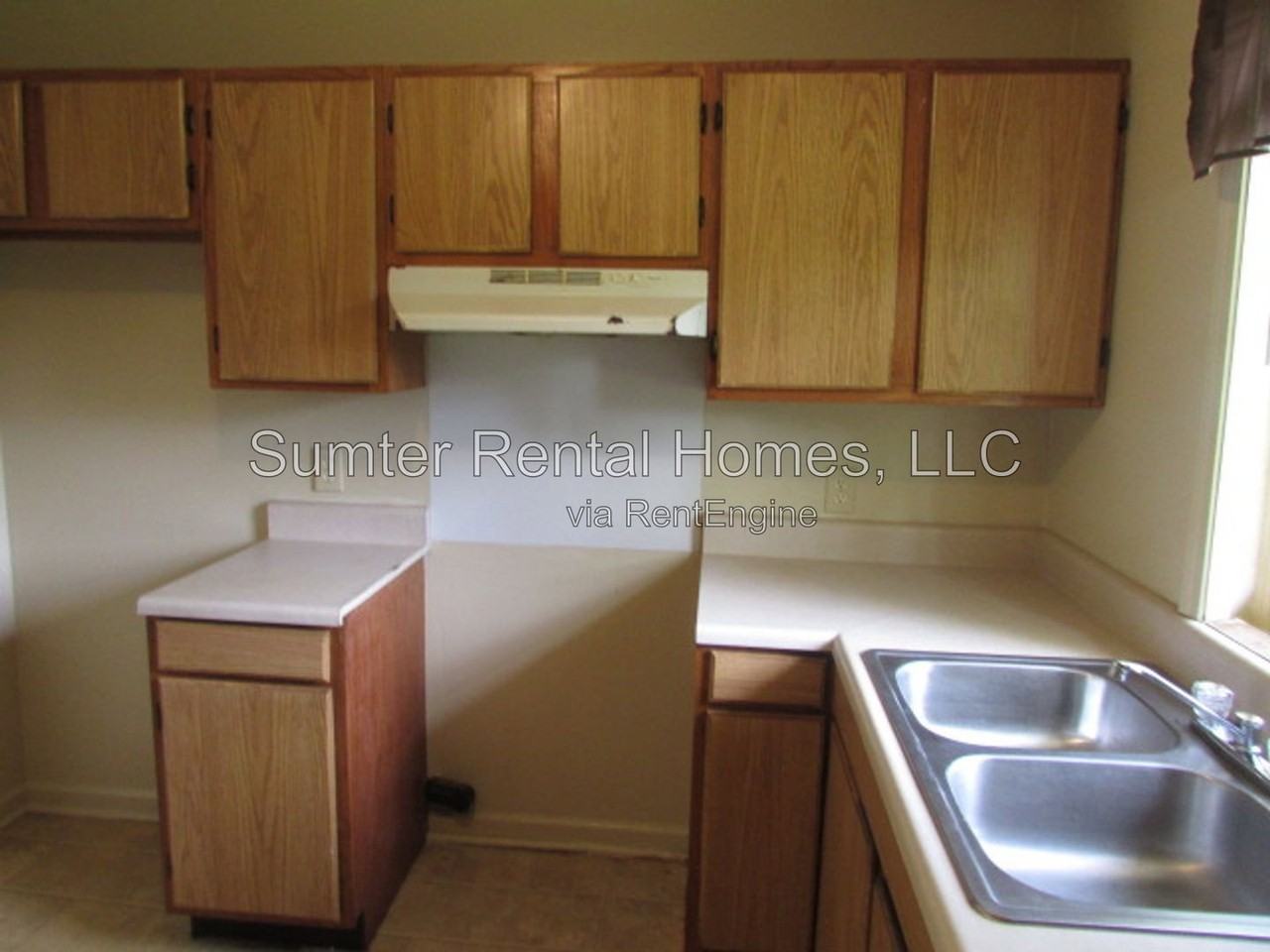 121 Dixie Dr - Photo 4 of 8