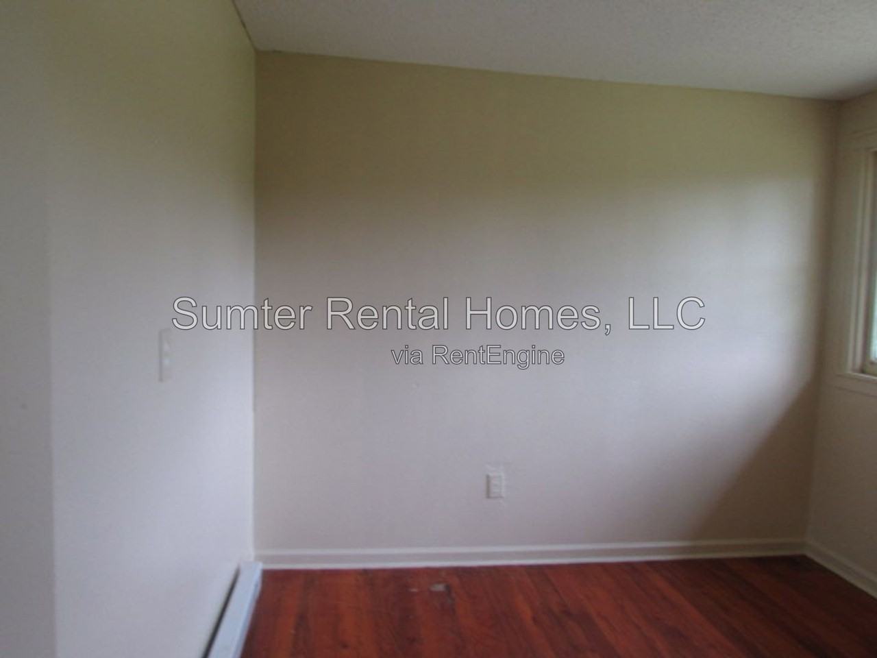 121 Dixie Dr - Photo 5 of 8