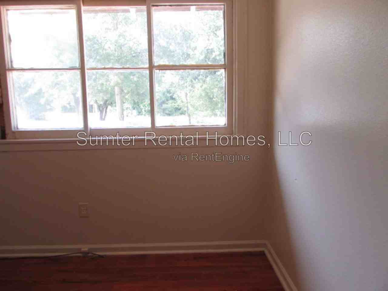 121 Dixie Dr - Photo 7 of 8