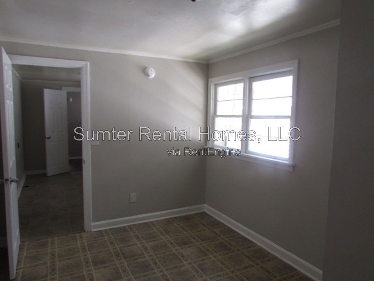 307 1/2 Manning Ave - Photo 3 of 12