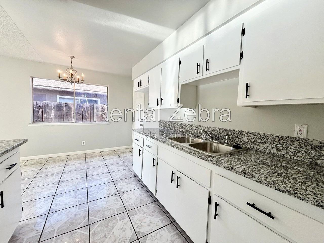 3282 Phoenix Way - Photo 5 of 11