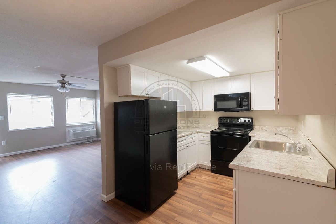 2765 W Tharpe St #112 - Photo 4 of 26