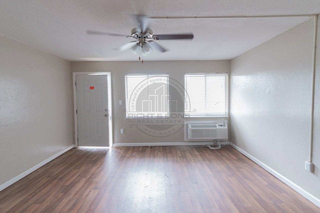 2765 W Tharpe St #112 - Photo 5 of 26