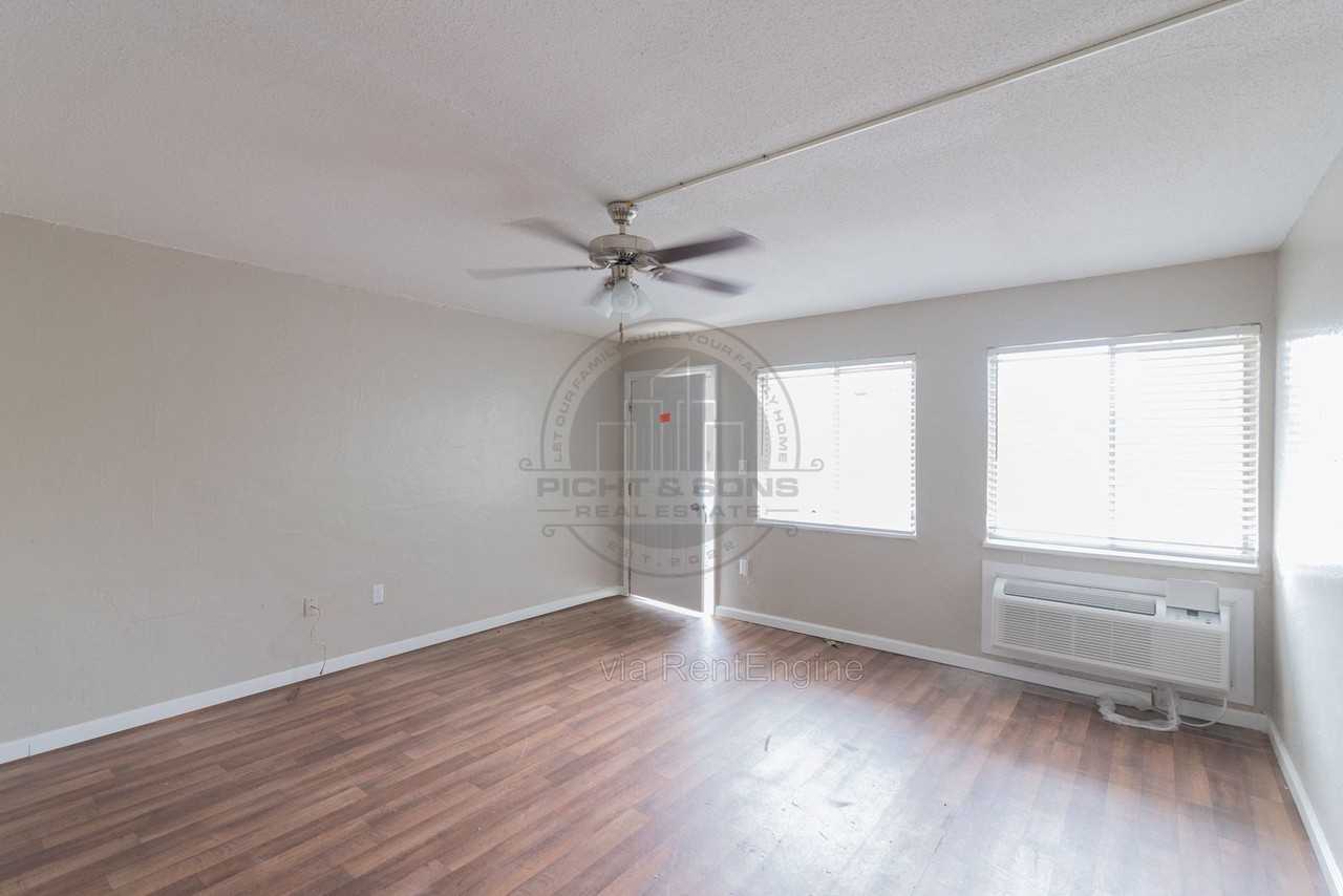 2765 W Tharpe St #112 - Photo 6 of 26