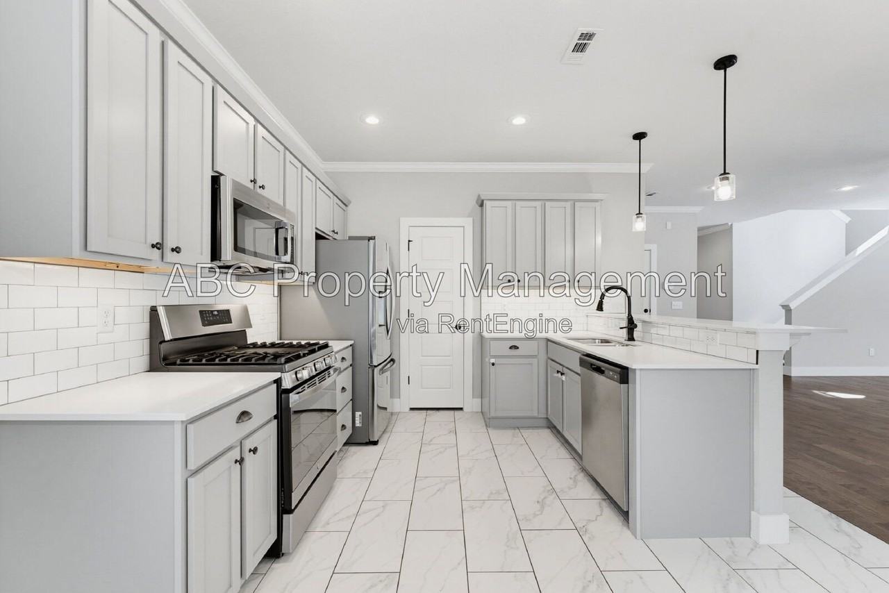 1316 Park St - Photo 2 of 31