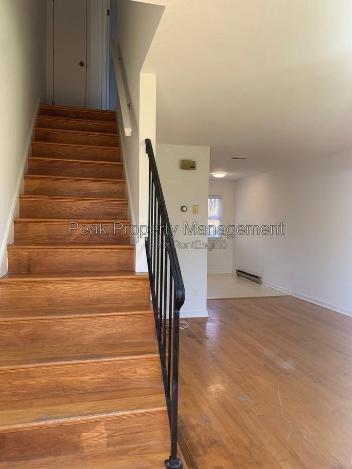 7303 Jackson Ave #B - Photo 3 of 12