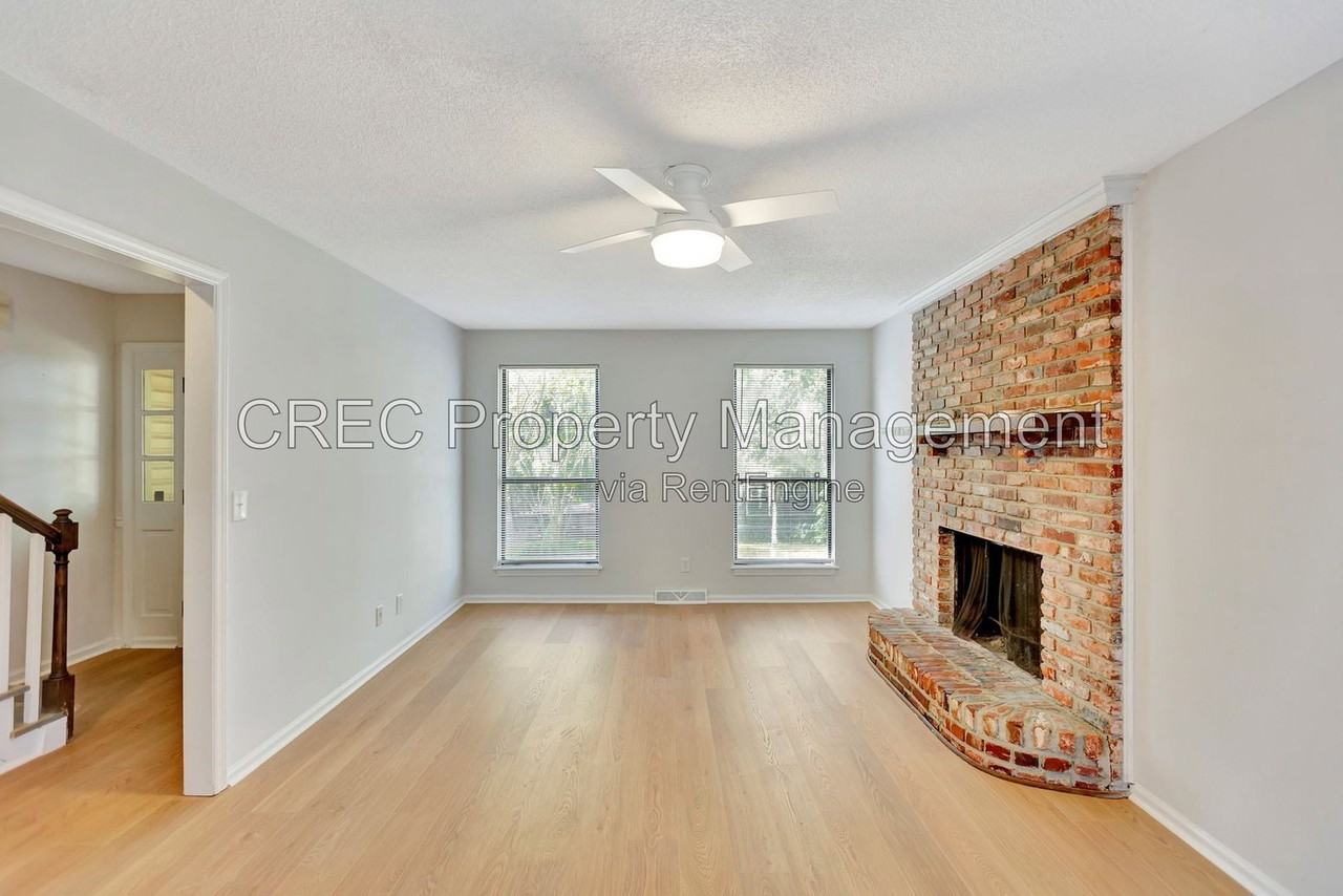 104 Weatherbark Cir - Photo 3 of 32