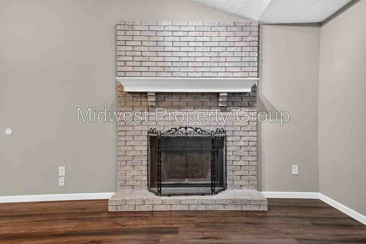 2732 Freemantle Dr - Photo 2 of 25