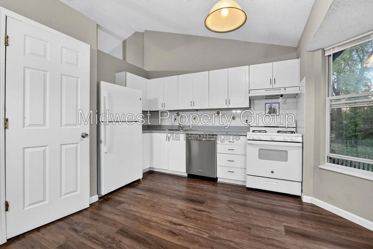 2732 Freemantle Dr - Photo 4 of 25