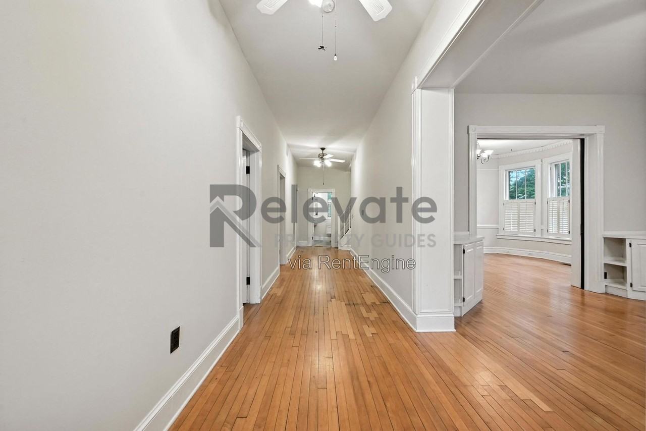 901 W 30th St - Photo 7 of 50