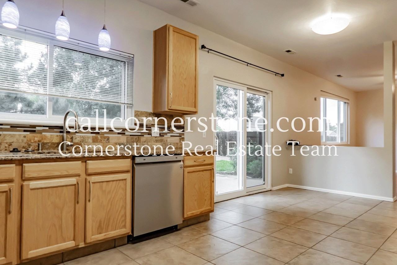 7055 Mcewan St - Photo 7 of 31