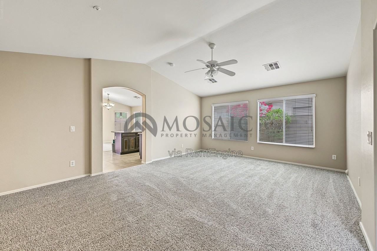 12778 W Pasaro Dr - Photo 4 of 27