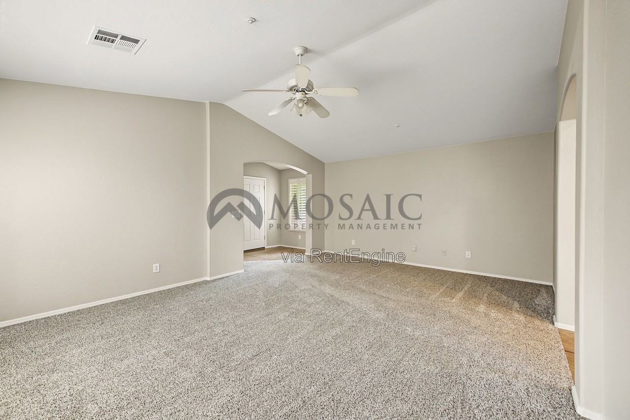 12778 W Pasaro Dr - Photo 5 of 27