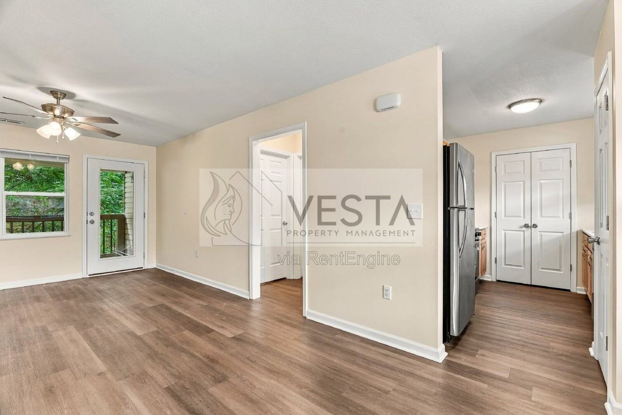 605 Carlyle Way - Photo 6 of 25