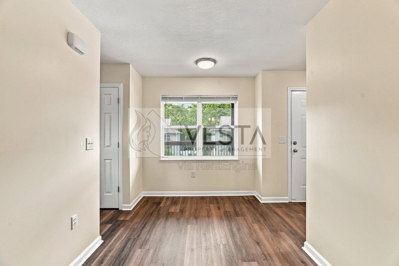 605 Carlyle Way - Photo 7 of 25