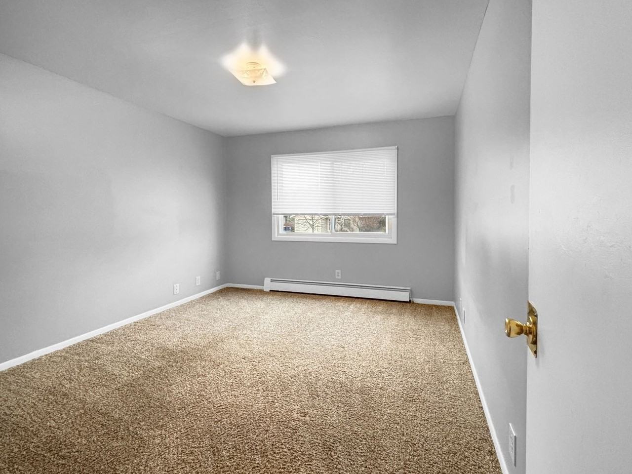 531 W 20th St #32 - Photo 5 of 5