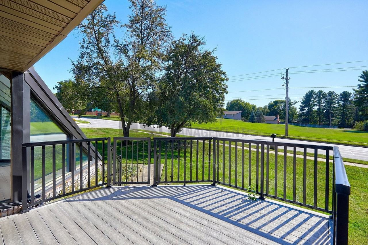 4601 Ashworth Rd - Photo 4 of 34