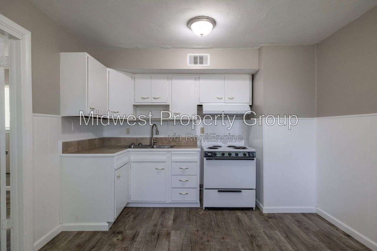1426 E Pitman Ave - Photo 3 of 21