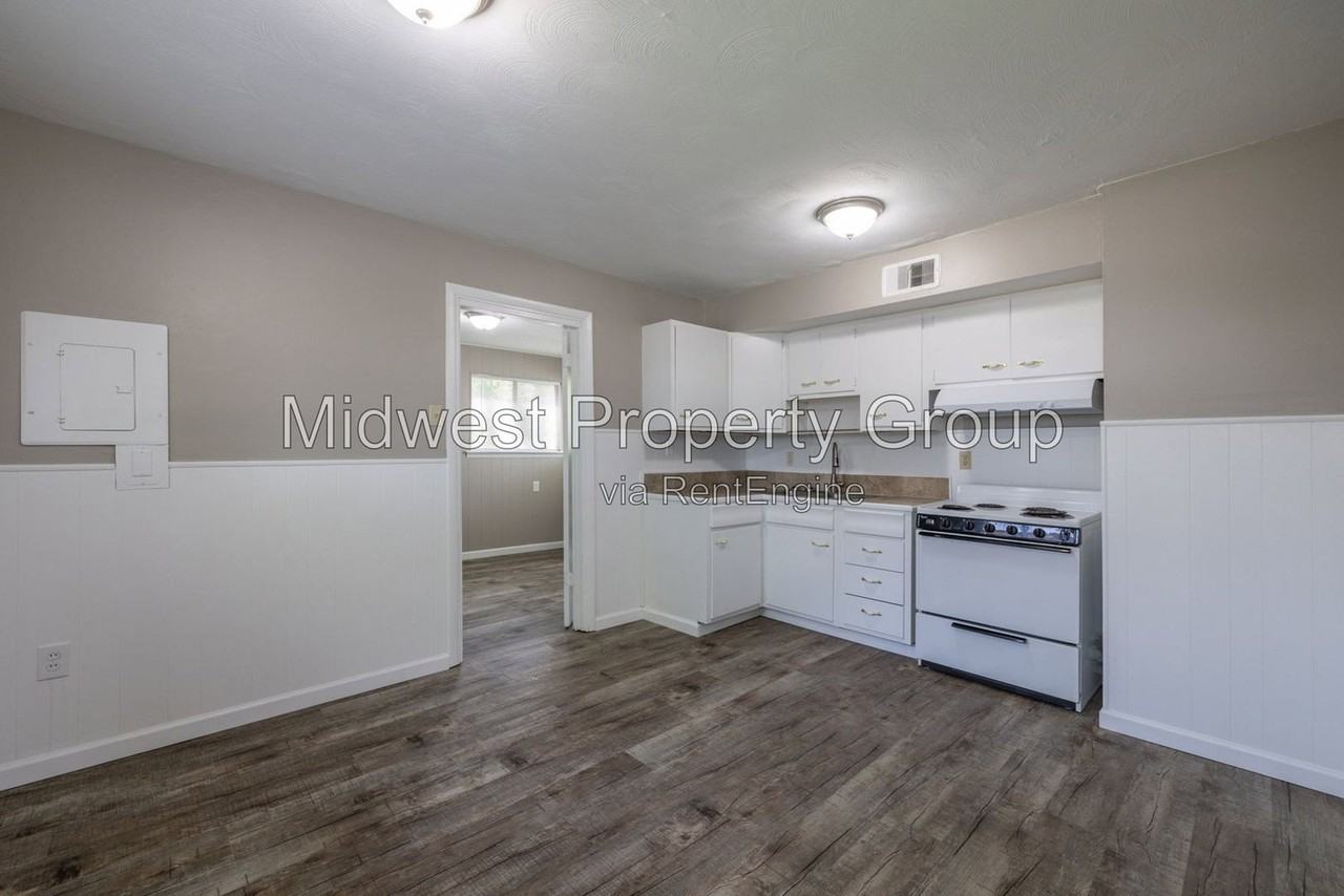 1426 E Pitman Ave - Photo 4 of 21