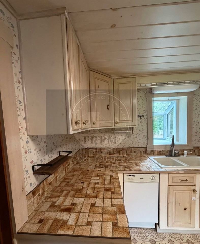 354 Division Rd - Photo 5 of 50