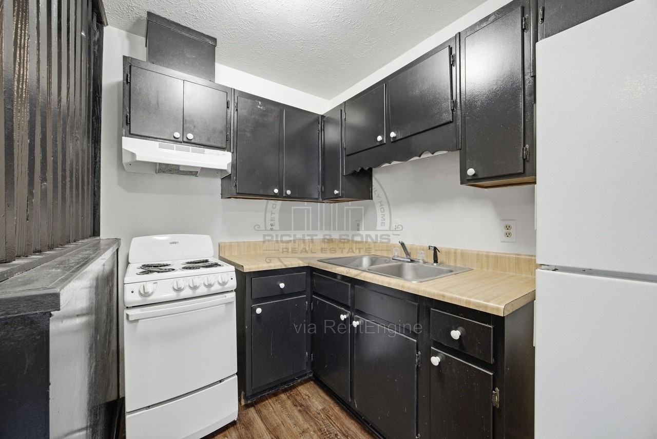 1207 N M L King Jr Blvd #1207B1 - Photo 7 of 15