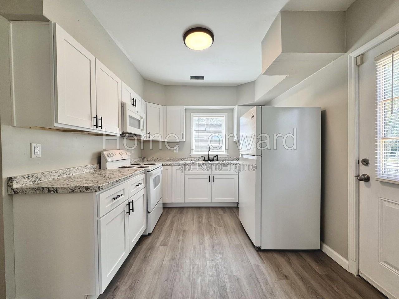 804 Bennett Ave - Photo 6 of 14