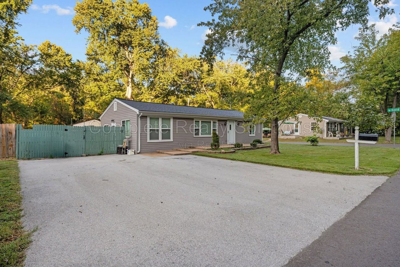 2275 Maxville Ln - Photo 2 of 37
