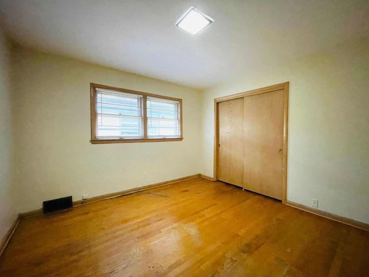 4055 N 91st St - Photo 4 of 6