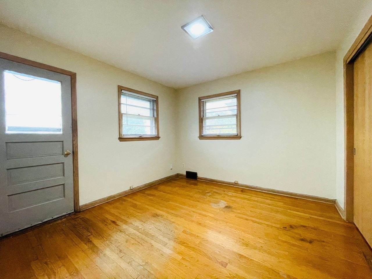 4055 N 91st St - Photo 5 of 6