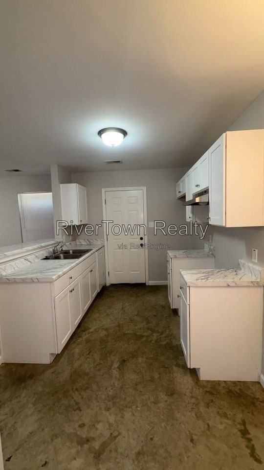 4432 Sunny View Dr - Photo 2 of 20