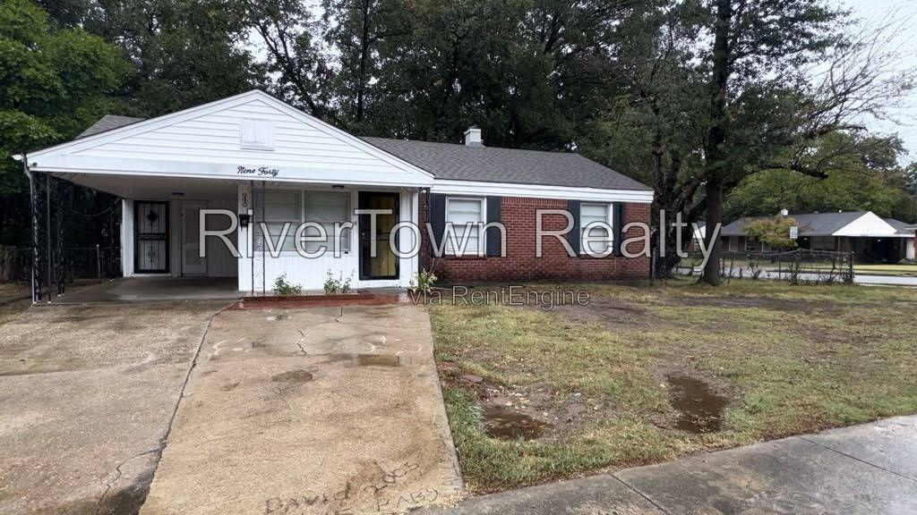 940 Stratford Rd - Photo 2 of 20