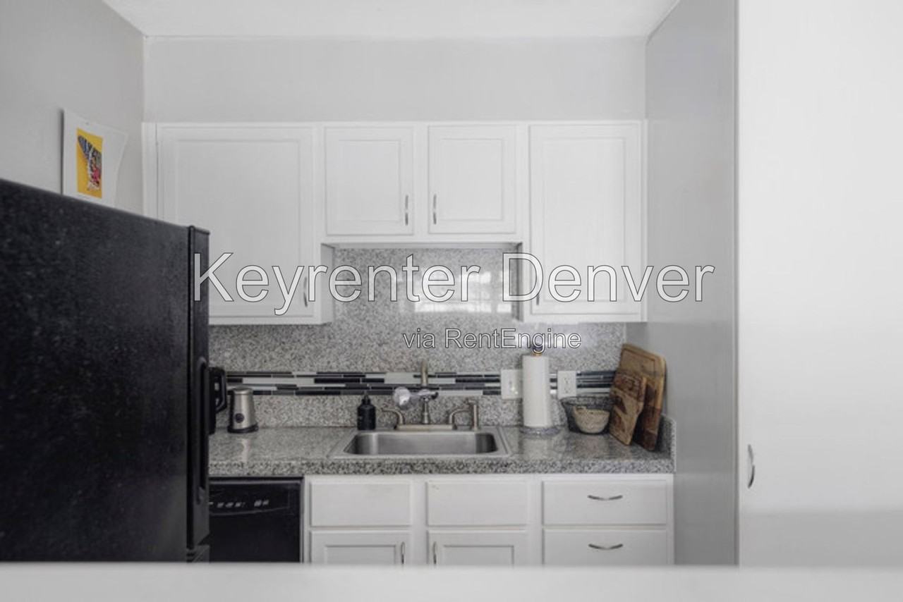 1050 N Corona St #112 - Photo 6 of 20