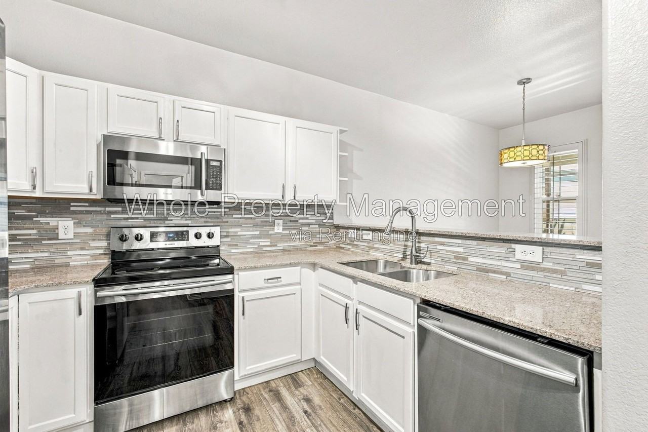 675 S Depew St - Photo 5 of 22