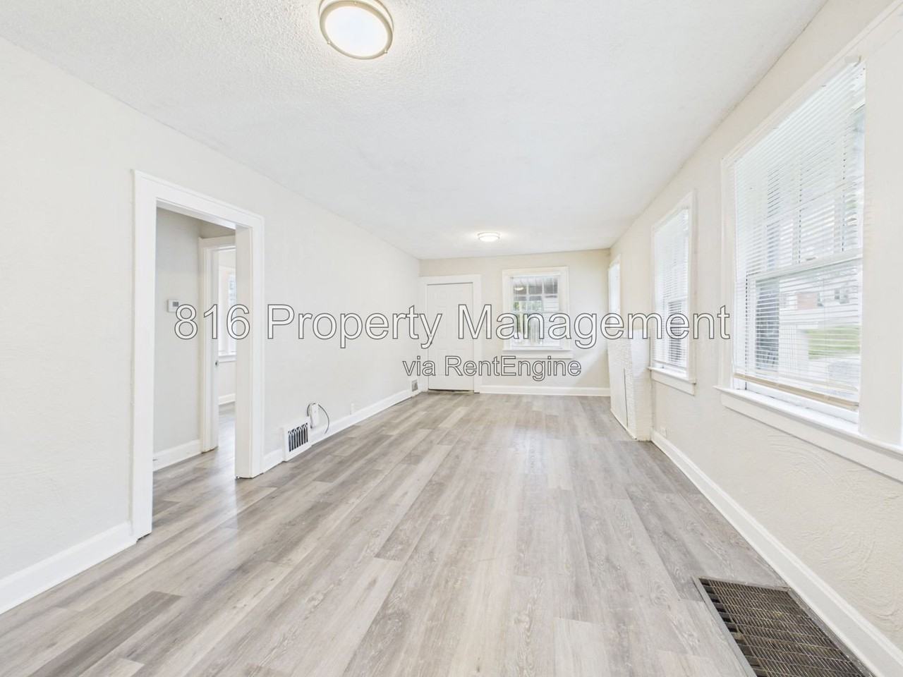 5420 Jackson Ave - Photo 4 of 15