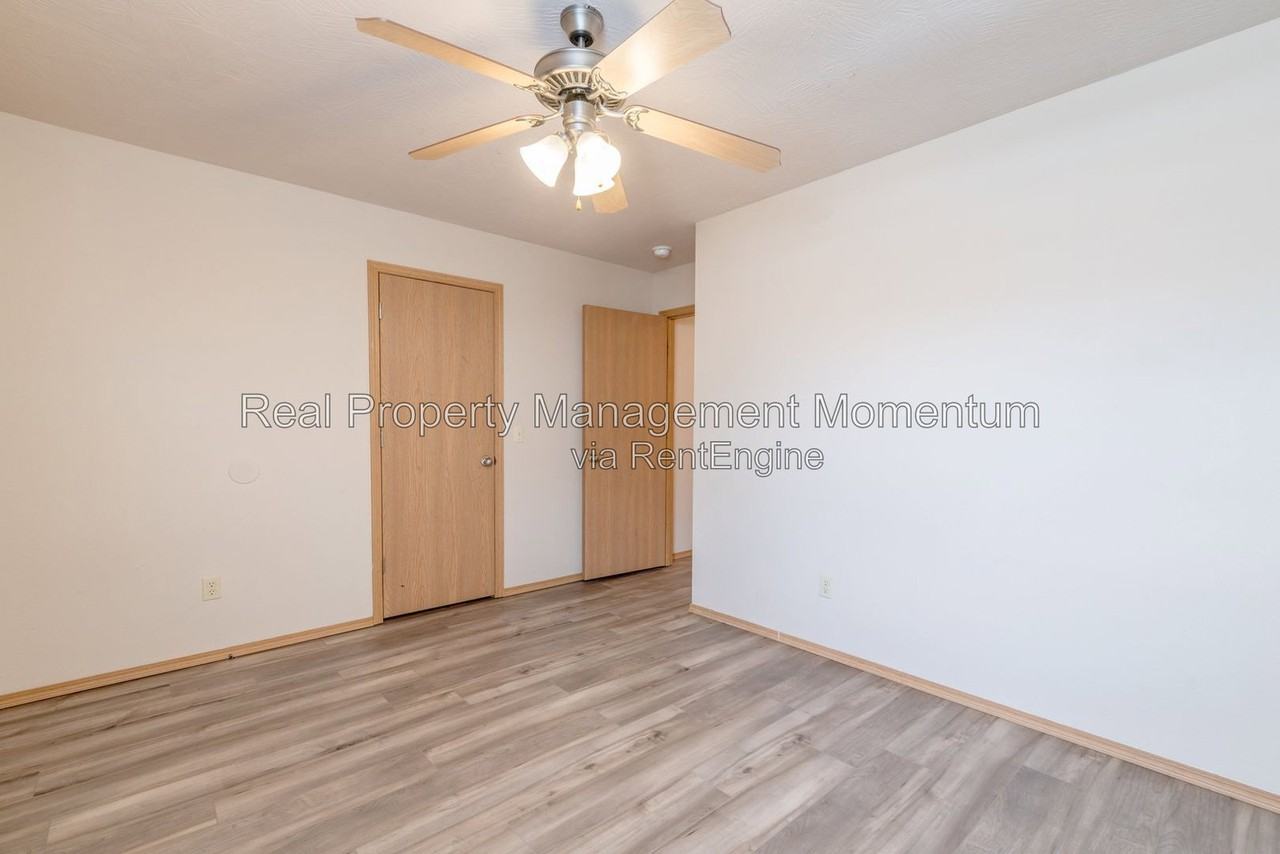 3935 S Jonathan Ave - Photo 7 of 27