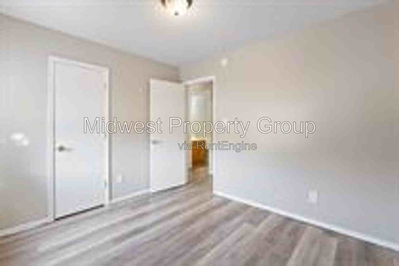 560 E Cherry St #302 - Photo 7 of 15
