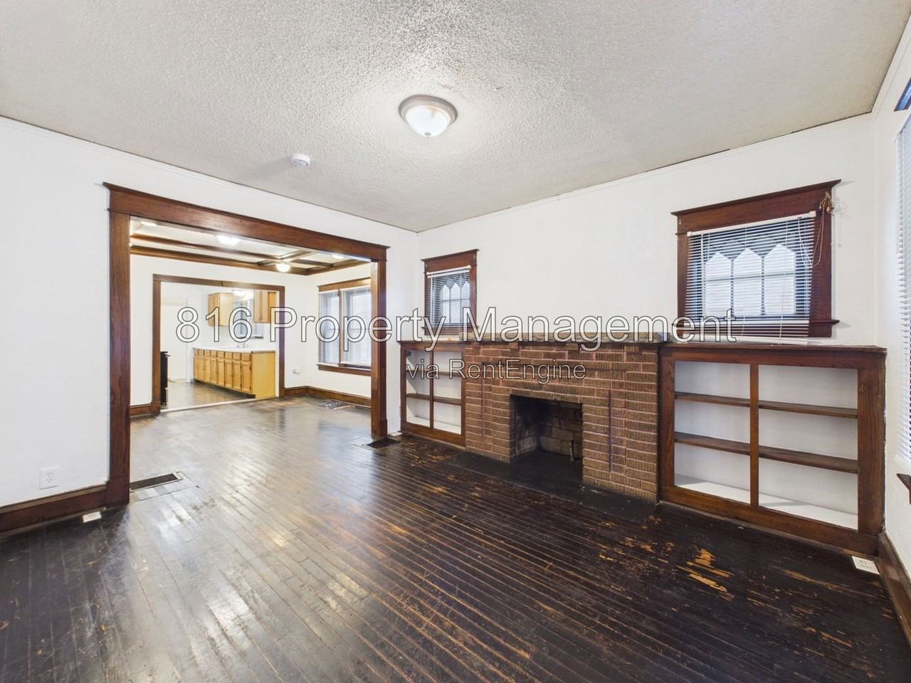 5527 Brooklyn Ave - Photo 2 of 16